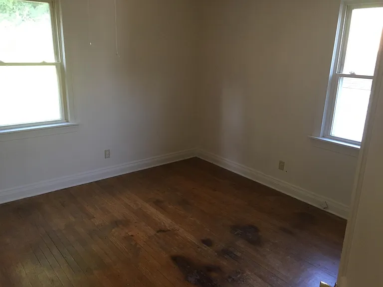 1010 Adele St — Photo 6