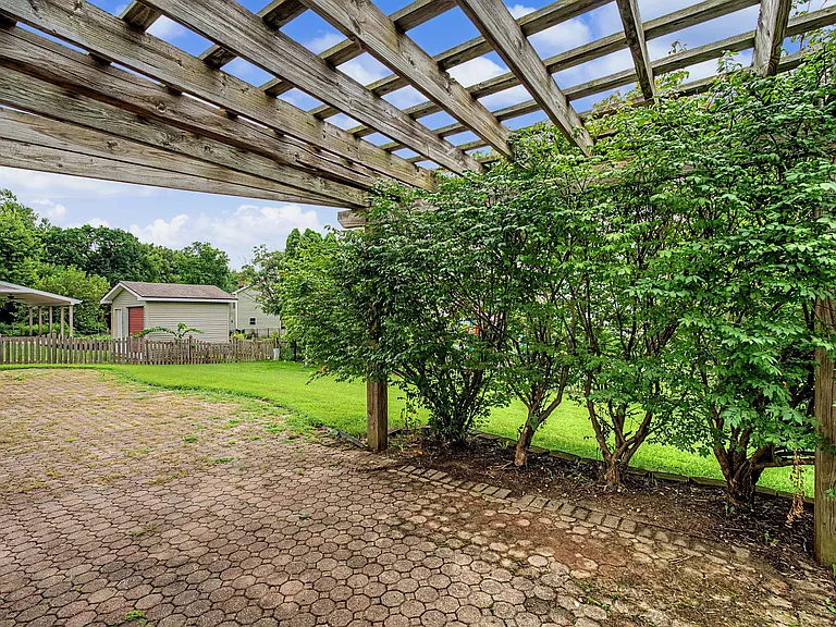 2242 Rosina Dr — Photo 47