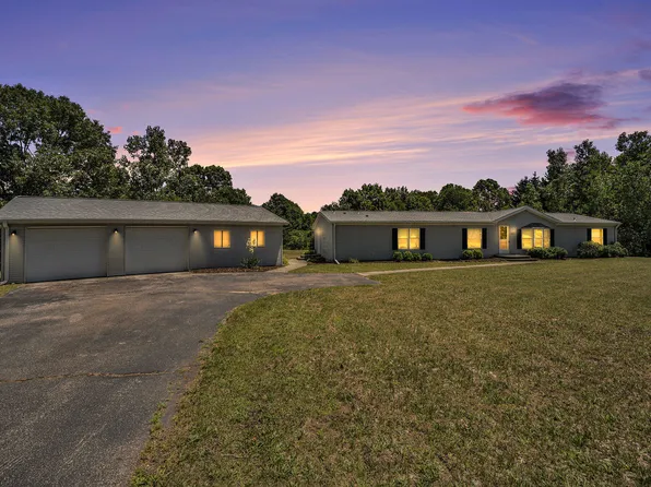 643 S Van Kal St, Kalamazoo, MI 49009