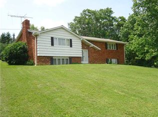 40 Wolfram Rd, Washington, PA 15301