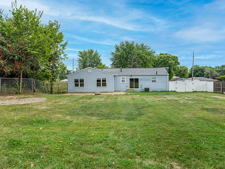 1013 Virginia Ave — Photo 25