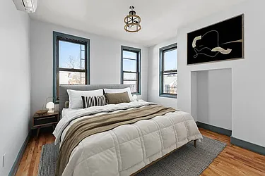 Rented by PREMIUM US INC