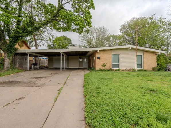 1030 E Beaumont St, Wichita, KS 67219