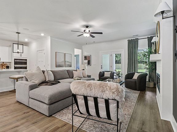 7th image of this home