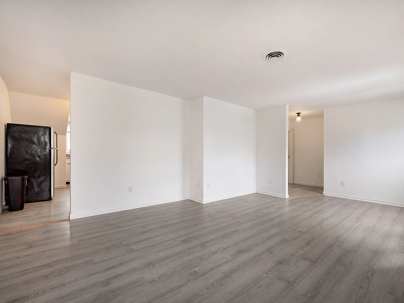 3 bed, 1453 sqft, $3,800 — Photo 2