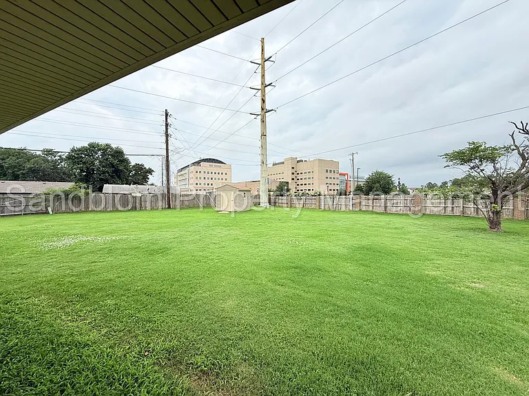 1702 S Nogales Ave — Photo 22