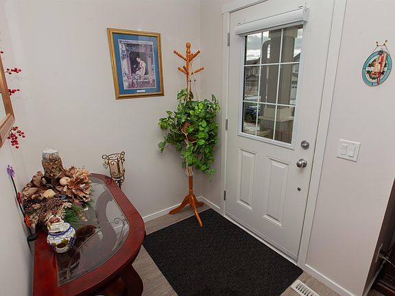 5th image of 2902 Maple Way NW