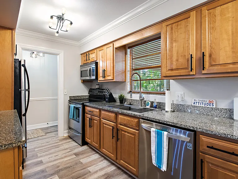 3360 S Osprey Ave #212B — Photo 16