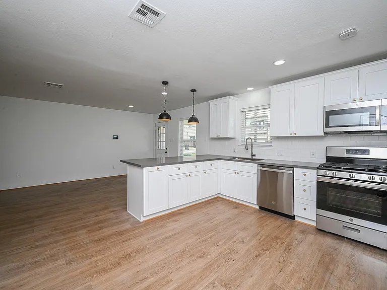4710 Hershe St — Photo 24