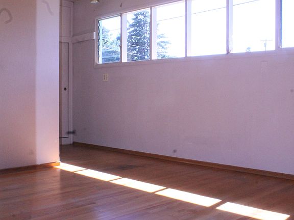 5th image of 2504 Farrington Way