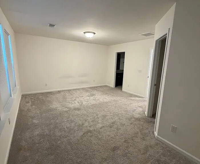 419 Trotters Ln — Photo 12