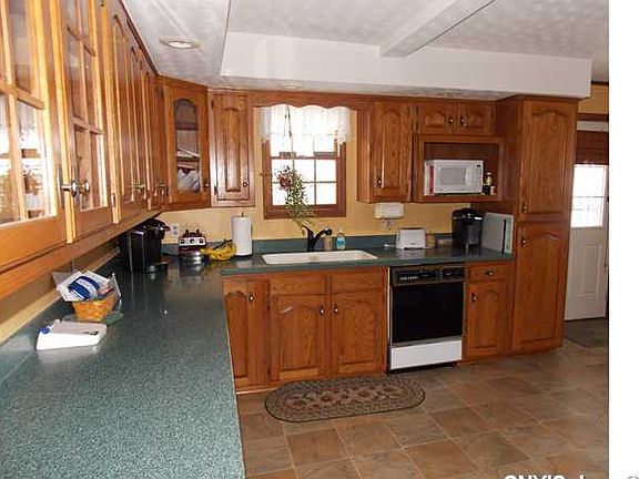3rd image of 16 Parker Avenue
