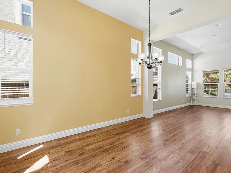 871 Larkspur Ln — Photo 40