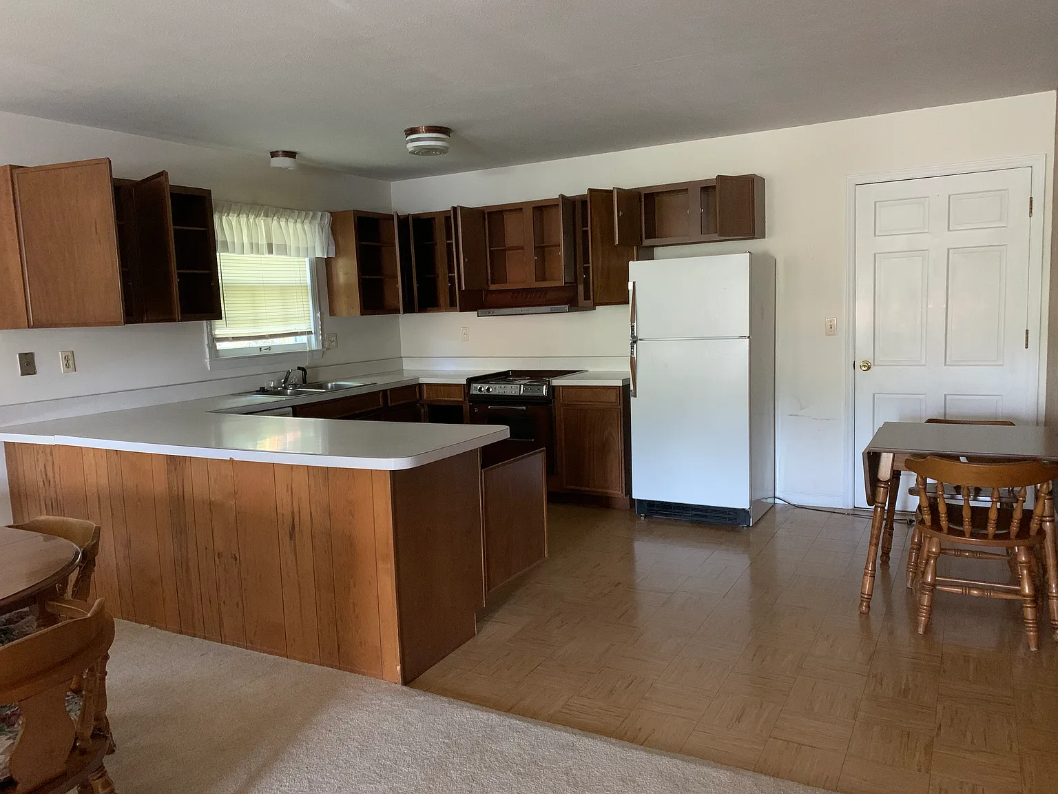 2 bed, 1200 sqft, $975 — Photo 3