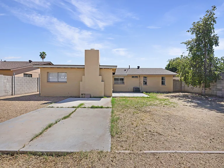 1826 W Behrend Dr — Photo 22
