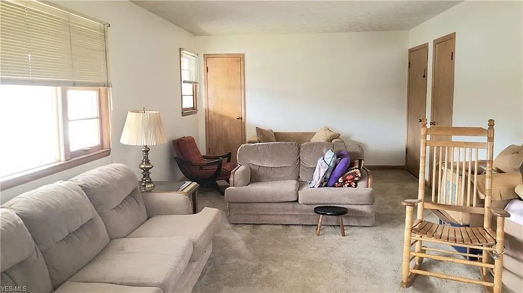 332 Kenridge Rd — Photo 3