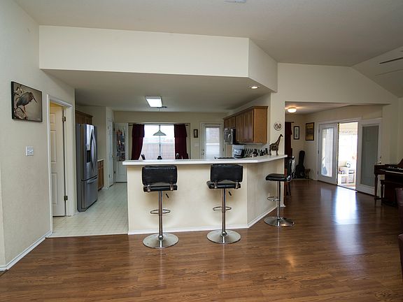 4th image of 913 Shannon Meadow Trl