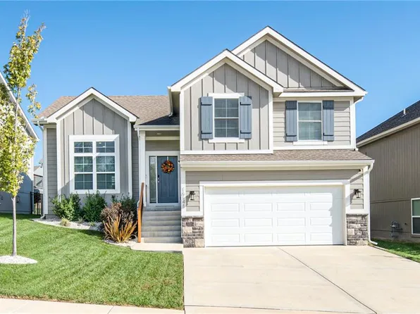 16148 Giorgia St, Parkville, MO 64152