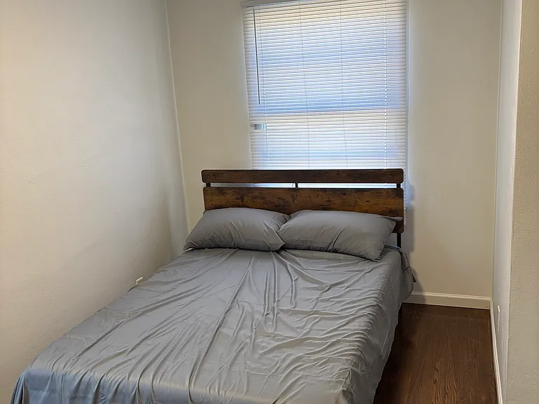 2050 Hickory Grove Ave — Photo 23
