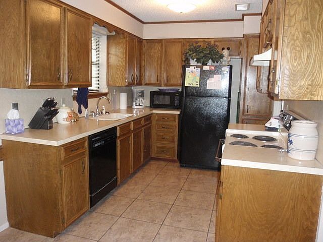 2nd image of 1526 Friars St