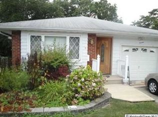 14 Bellflower Ct, Toms River, NJ
