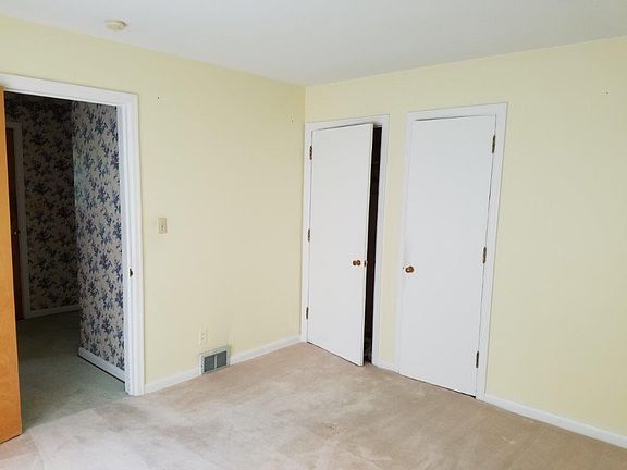 5th image of 10 Pinecrest Dr