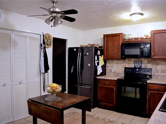 4th image of 6413 Briarknoll Dr