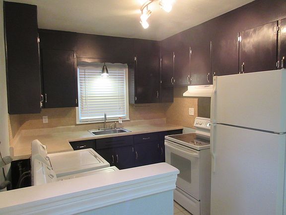 3rd image of 251 Willow St