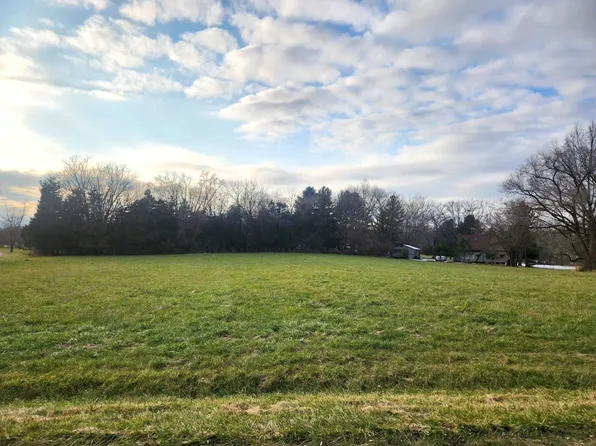 333 Lake Wildwood Dr, Varna, IL 61375