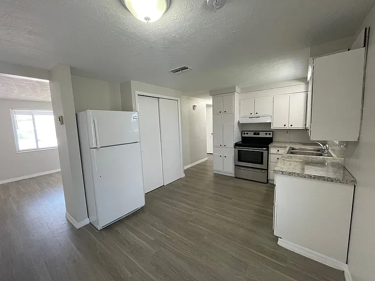 1130 Powersong St — Photo 8