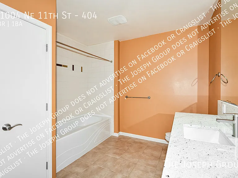 11004 NE 11th St #404 — Photo 14