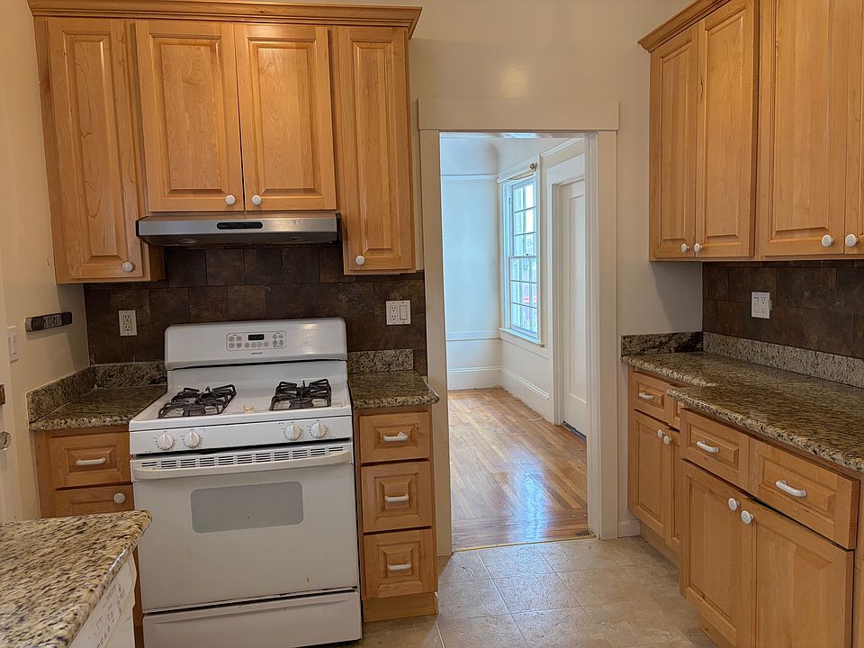 Updated kitchen with gas stove