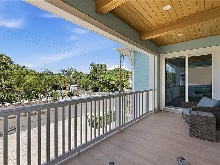 115 Aqua Ln — Photo 43