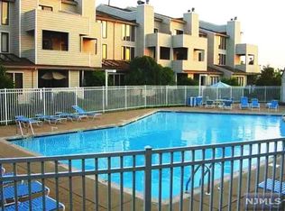 818 Topsail Ln, Secaucus, NJ 07094