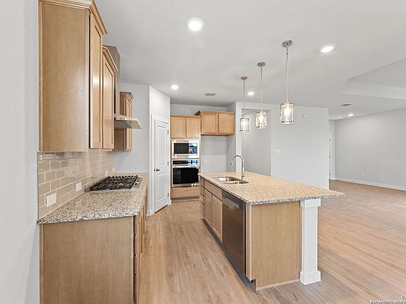 5th image of 13215 Edith Gardens