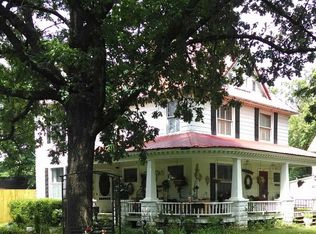 627 Walnut St, Chetopa, KS 67336