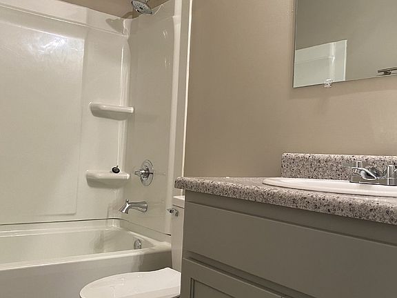 5th image of 276 Northwood Ter