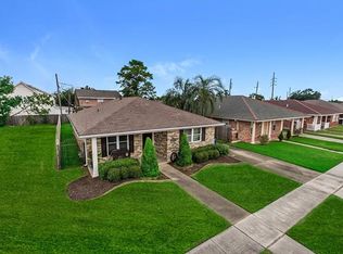 2804 Regal Dr, Chalmette, LA 70043