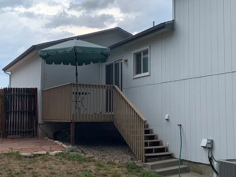 625 Woodland Way — Photo 2