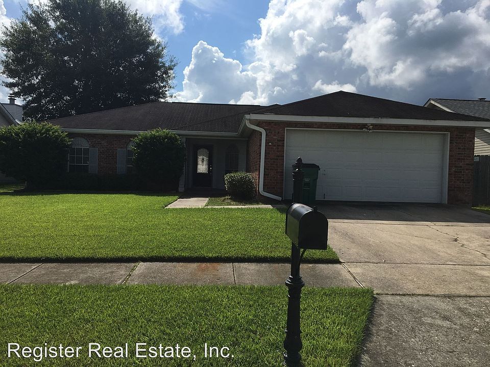 1st image of 4817 Wood Forest Dr