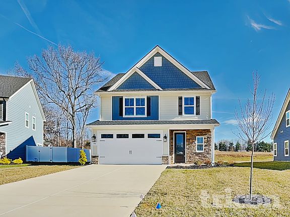 2nd image of 544 Kingwood Ln