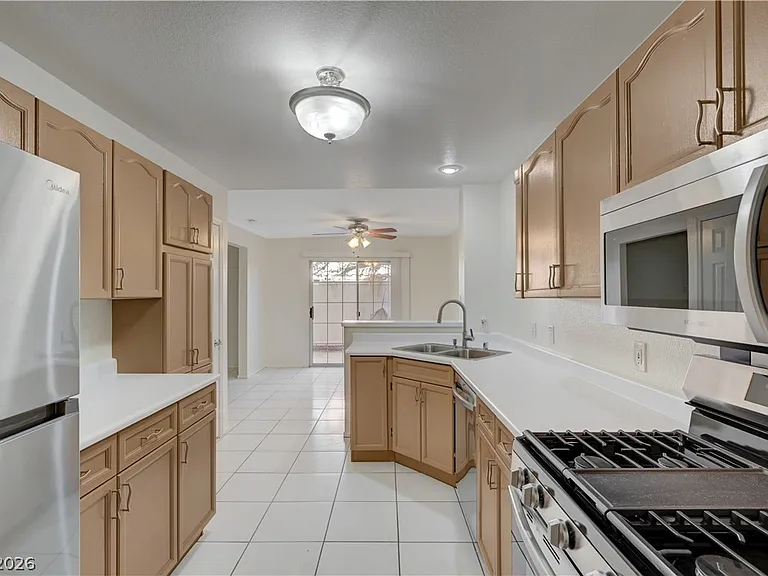 8039 Teresita Ave — Photo 7