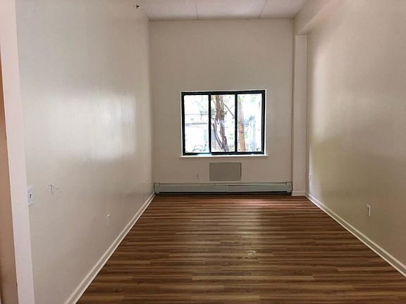 5th image of 246 W 116th St APT 1B