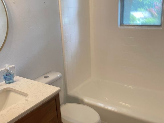 2nd image of 105 Santa Fe Trl