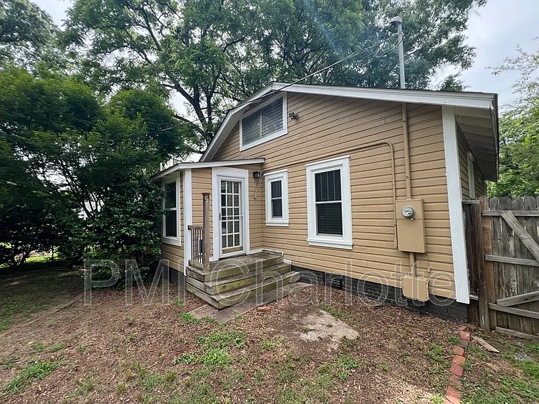 1525 Browns Ave — Photo 19