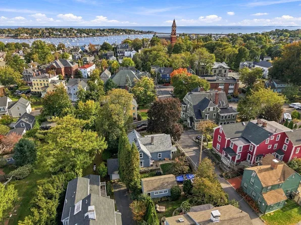 17 Watson St, Marblehead, MA 01945