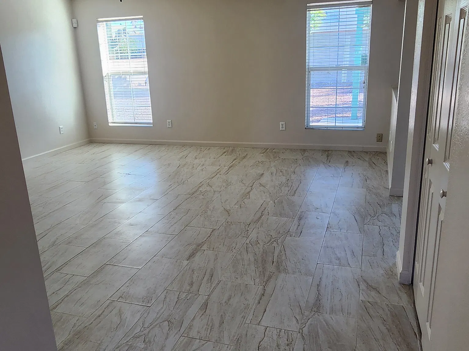 3 bed, 1310 sqft, $1,950 — Photo 2