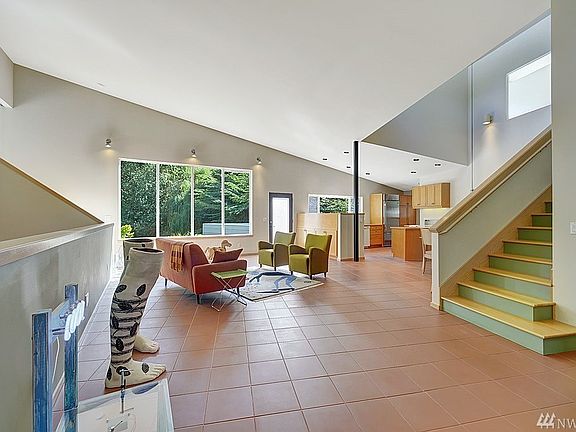 5th image of 16735 30th Ave NE