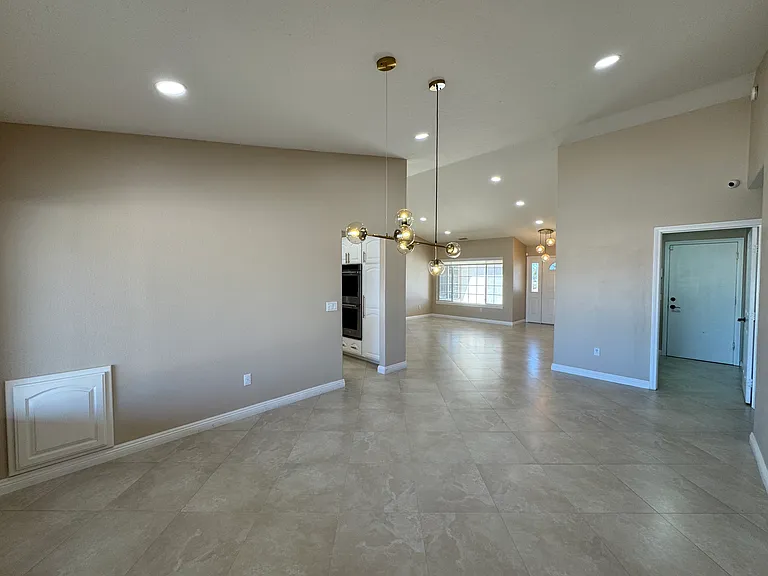 12552 Overlook Rd — Photo 6