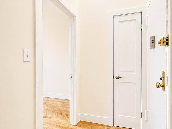 5th image of 40 W 73rd St #4F